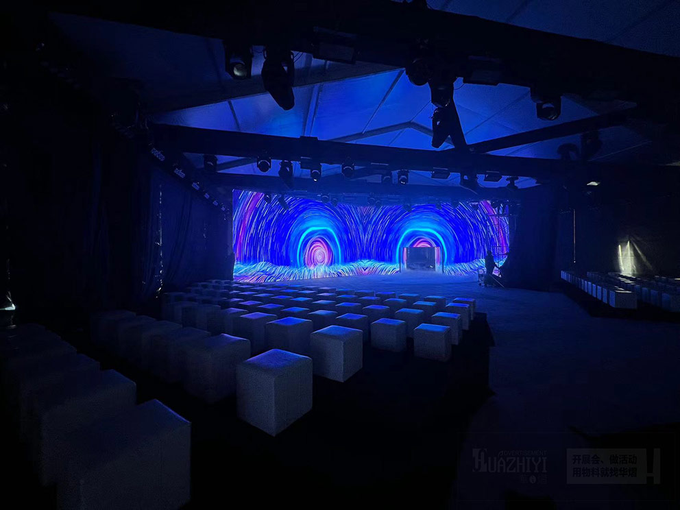 沙發(fā)凳出租公司參與汽車品牌發(fā)布會現(xiàn)場