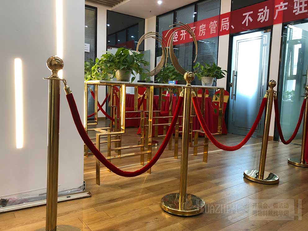 鄭州紅色禮賓柱出租案例分享