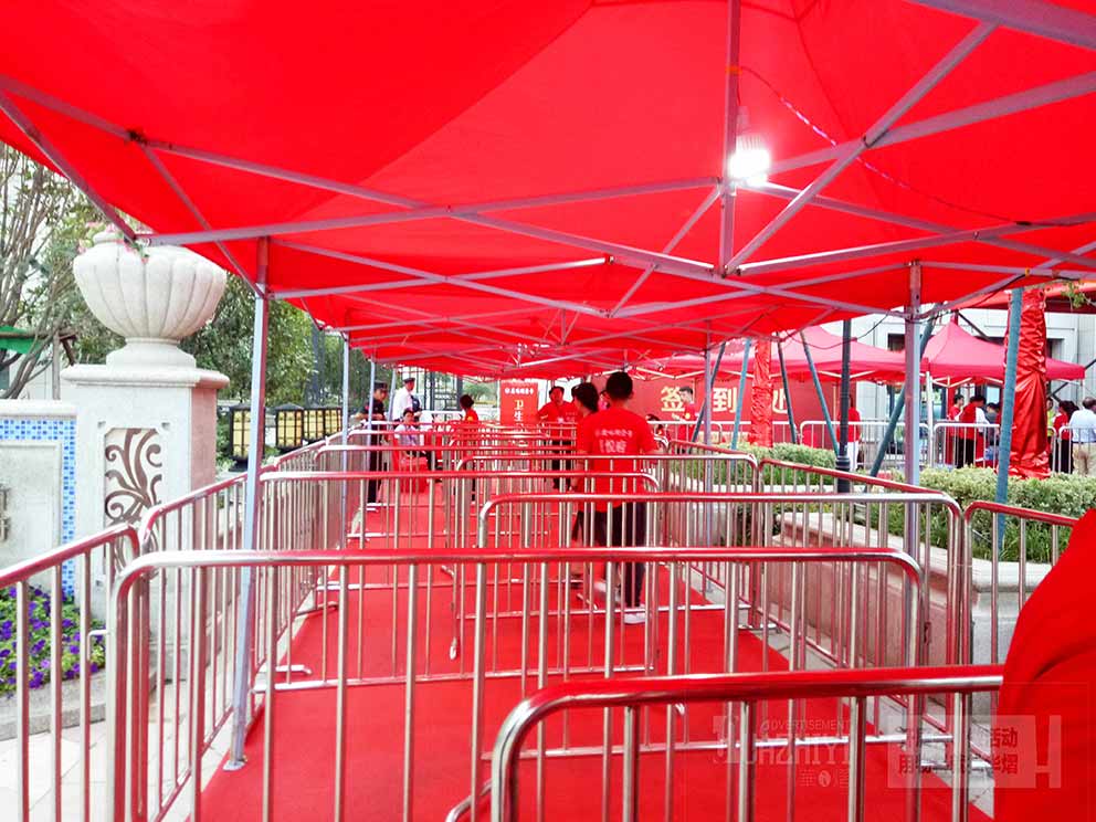 鐵馬護(hù)欄租賃:保障有序排隊(duì)的好選擇