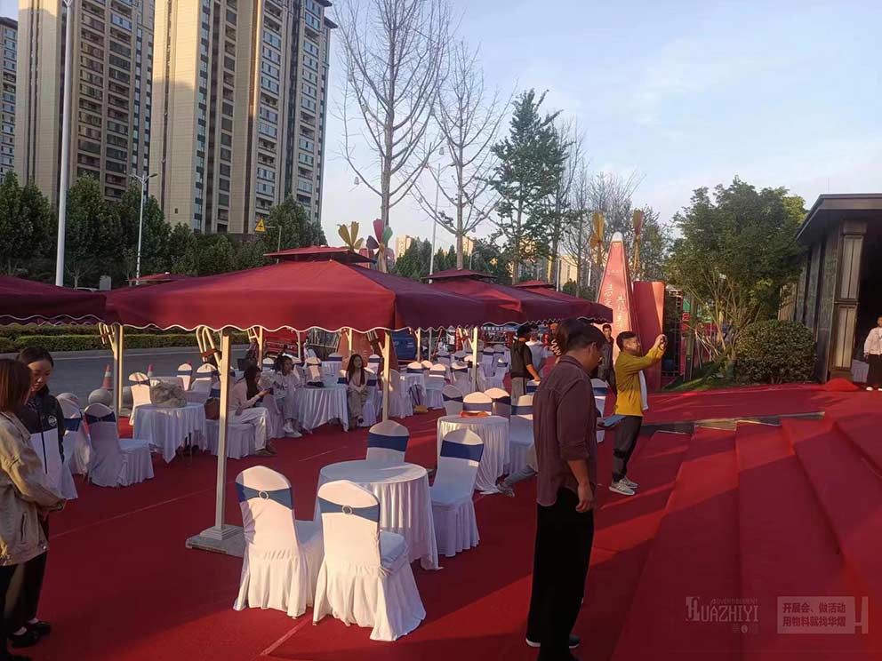 華熠單邊傘租賃助力盛業(yè)潤華園交房活動