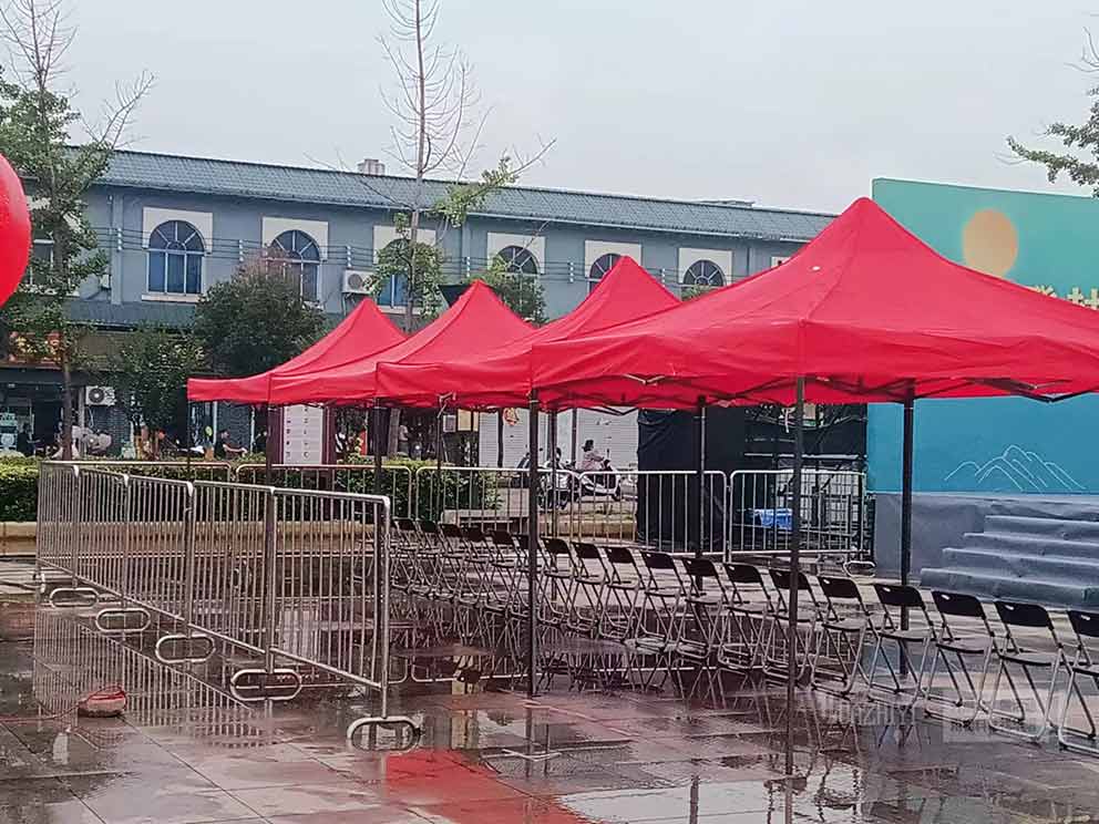 鄭州鐵馬護欄出租提供登封文化節(jié)現(xiàn)場護欄