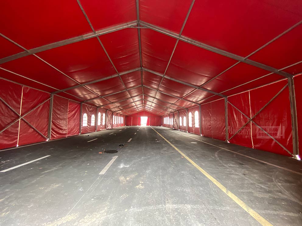 鄭州篷房租賃搭建的紅色篷房十分喜慶充滿美感