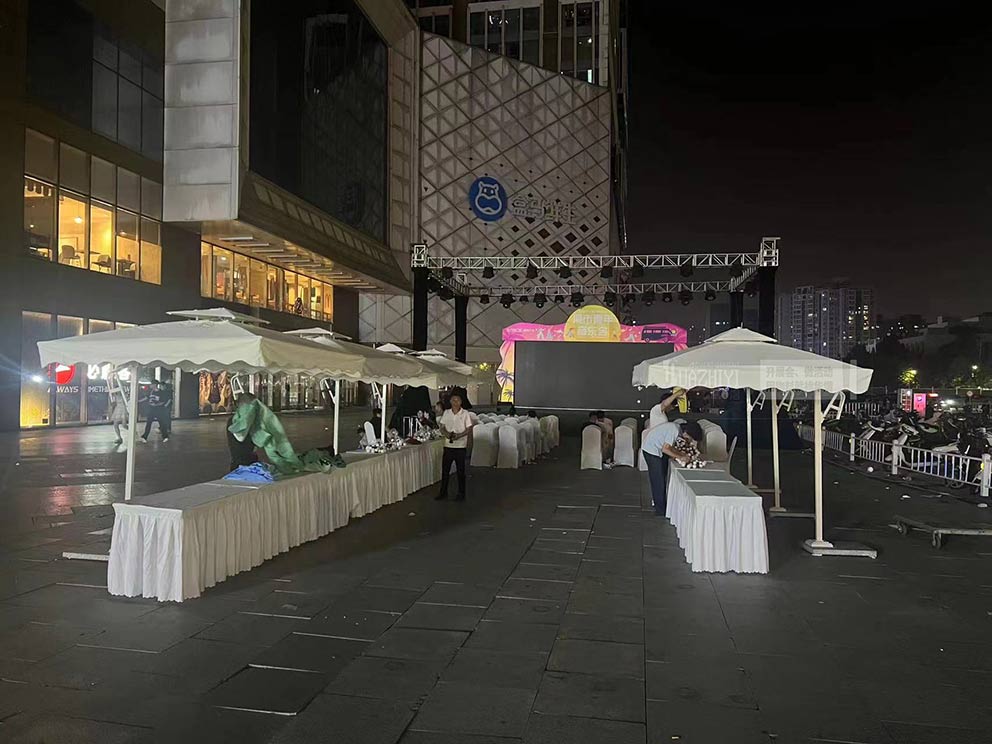 戶外臨時(shí)活動(dòng)新寵?quán)嵵輪芜厒阕赓U，遮陽擋雨兩相宜