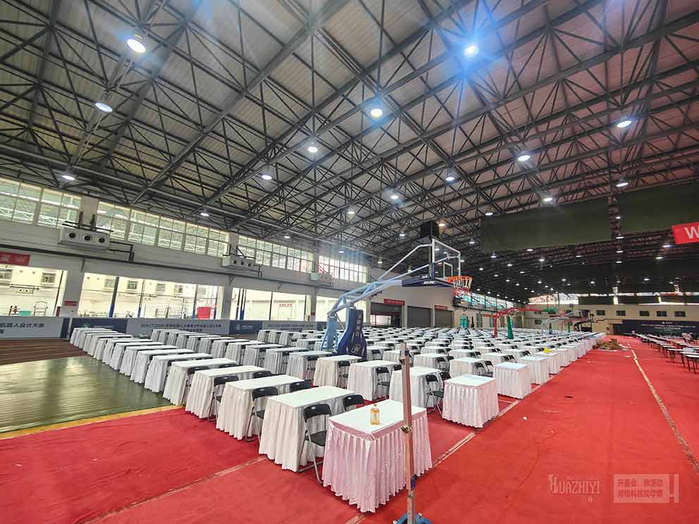洛陽桌椅租賃廠家用心服務(wù)，體育館內(nèi)比賽現(xiàn)場煥然一新