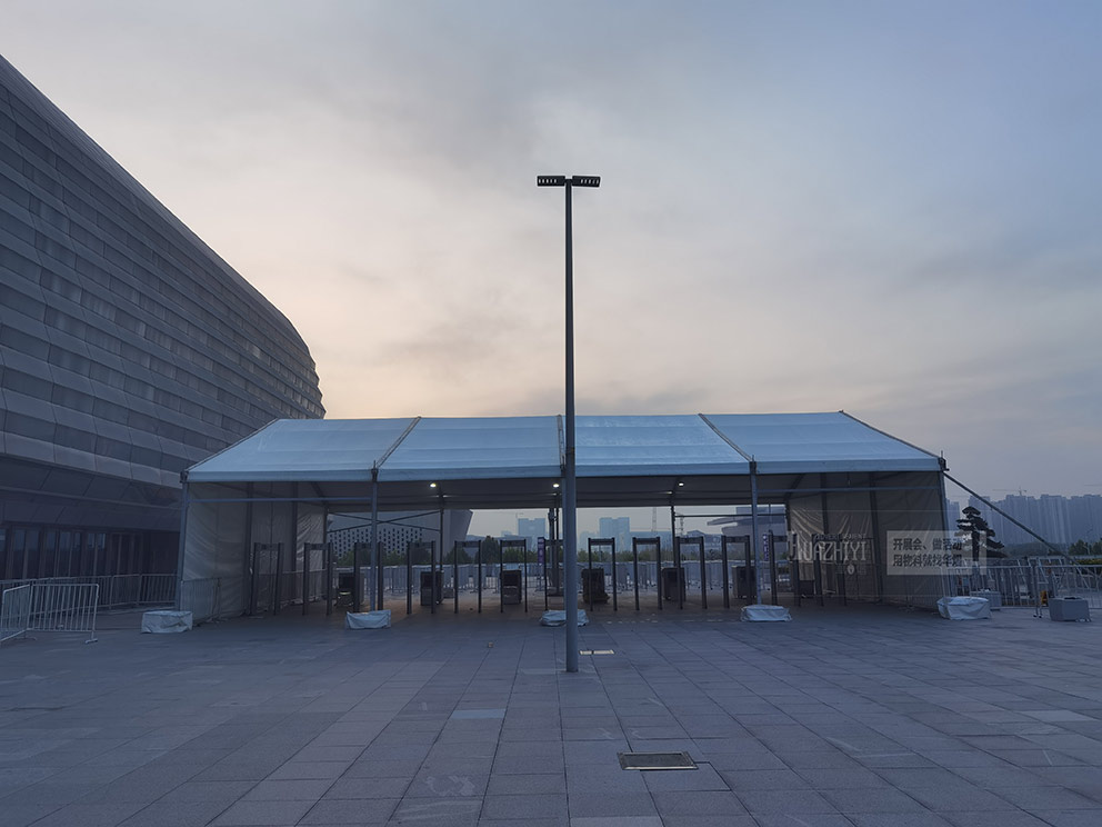 鄭州奧體林俊杰演唱會(huì)安檢篷房租賃已經(jīng)搭建完畢