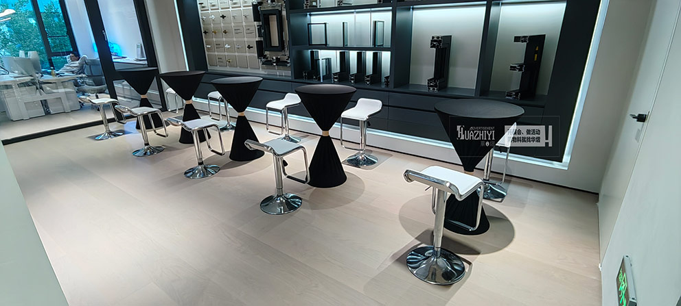 鄭州桌椅出租提供布置開業(yè)盛典現(xiàn)場座椅