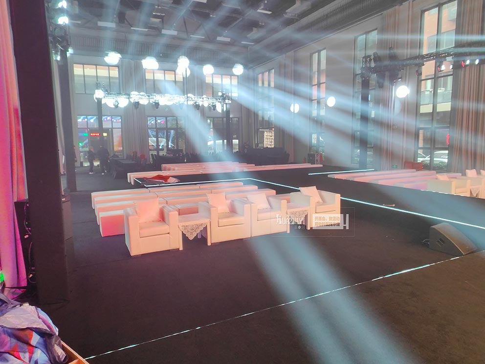 鄭州沙發(fā)出租為慶典活動提供沙發(fā)凳和沙發(fā)條