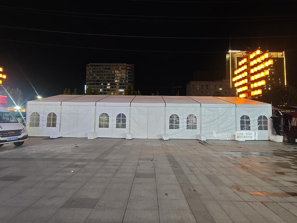 鄭州篷房租賃搭建一座室外短時特賣白色篷房