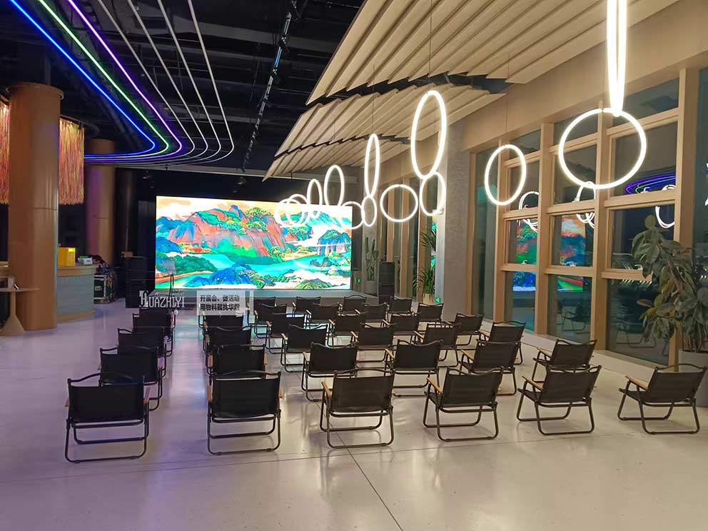 鄭州地臺租賃搭建運(yùn)動俱樂部活動木質(zhì)地臺