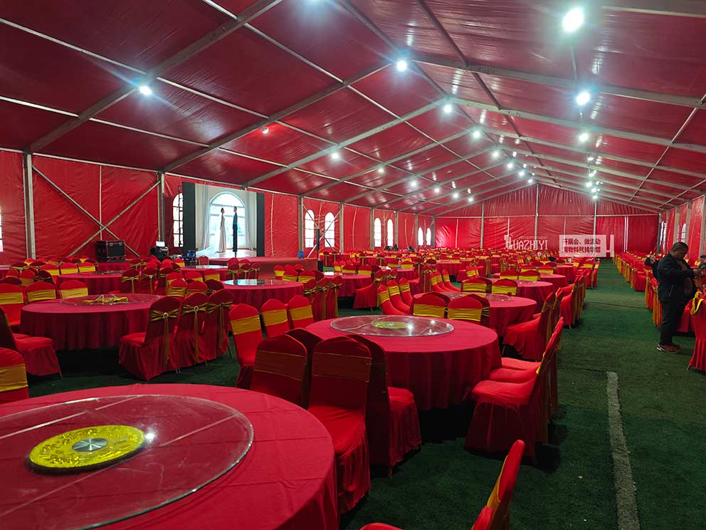 紅色婚禮篷房出租找華熠公司布置搭建一條龍服務(wù)