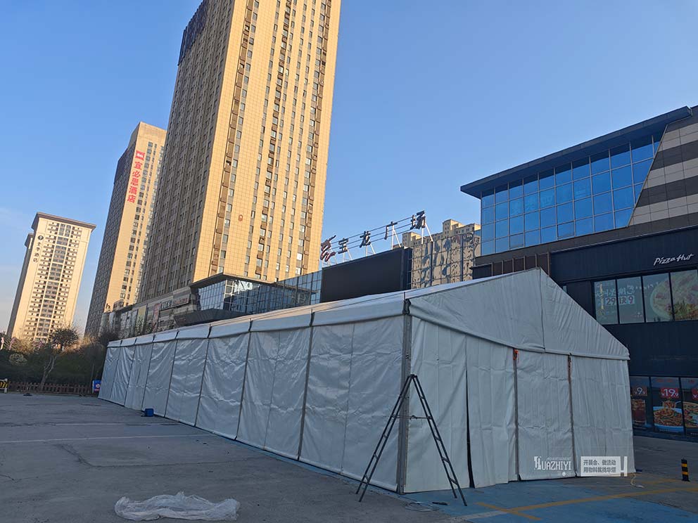 華熠篷房租賃廠家搭建河南省內(nèi)多個(gè)地市俄羅斯特賣(mài)篷房