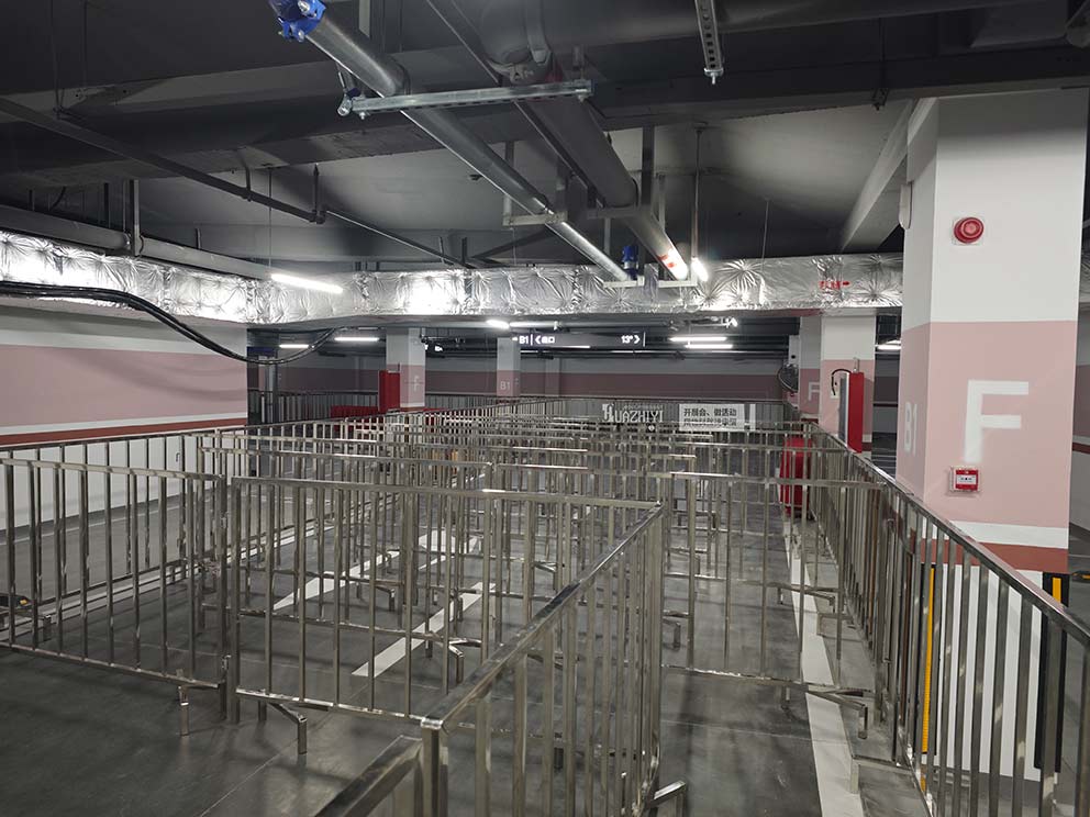 鄭州鐵馬護(hù)欄出租對(duì)于布置劃分區(qū)域方面有極大用處