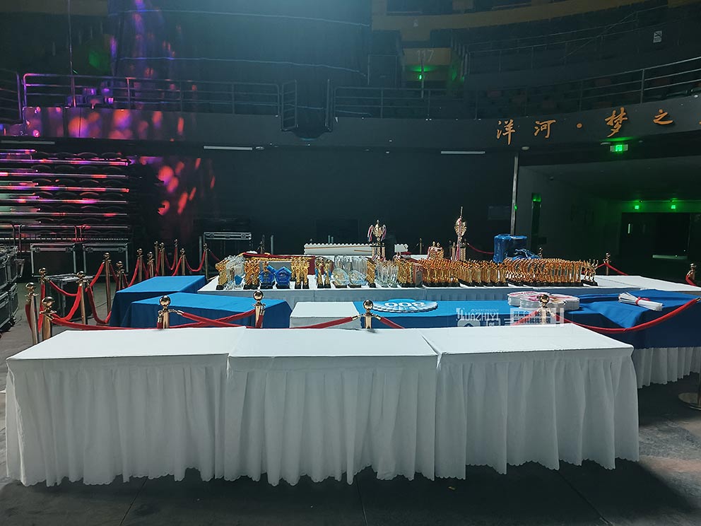 鄭州桌椅出租提供奧體貝殼年會現(xiàn)場貴賓椅租賃