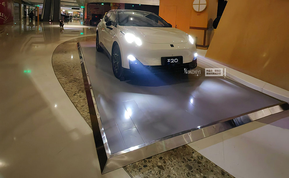 華熠地臺租賃鋪設萬象城領克新能源車展現(xiàn)場