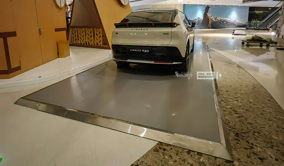 華熠地臺租賃鋪設萬象城領克新能源車展現(xiàn)場