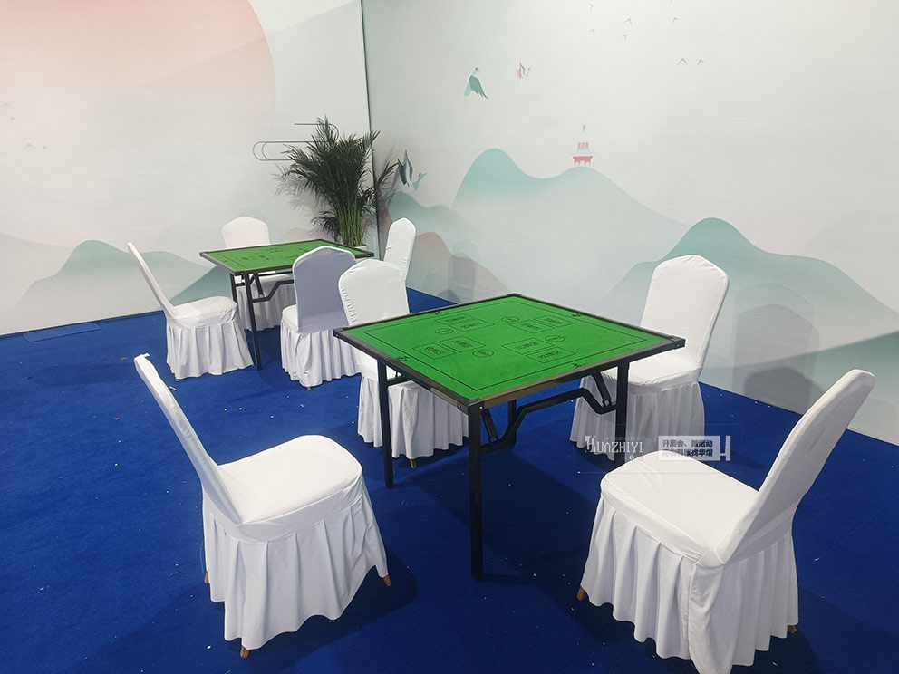 華熠桌椅出租搭配白色椅套整潔干凈