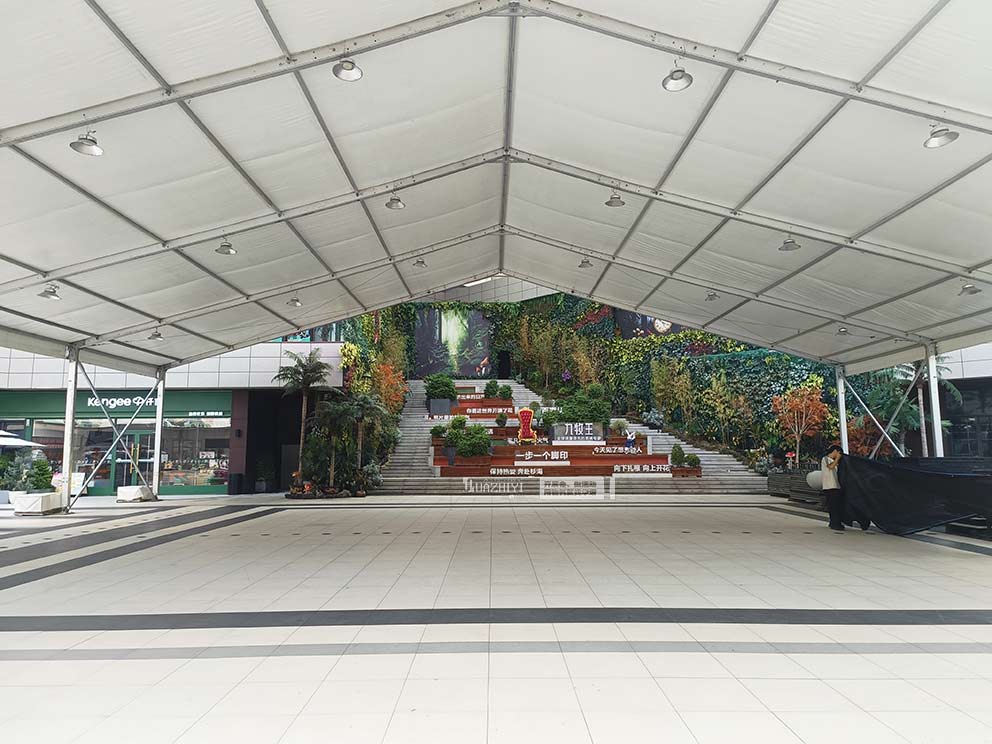 杉杉奧特萊斯廣場(chǎng)篷房由華熠篷房租賃搭建